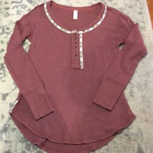 Atltar’d state thermal with embroidery. Size xs